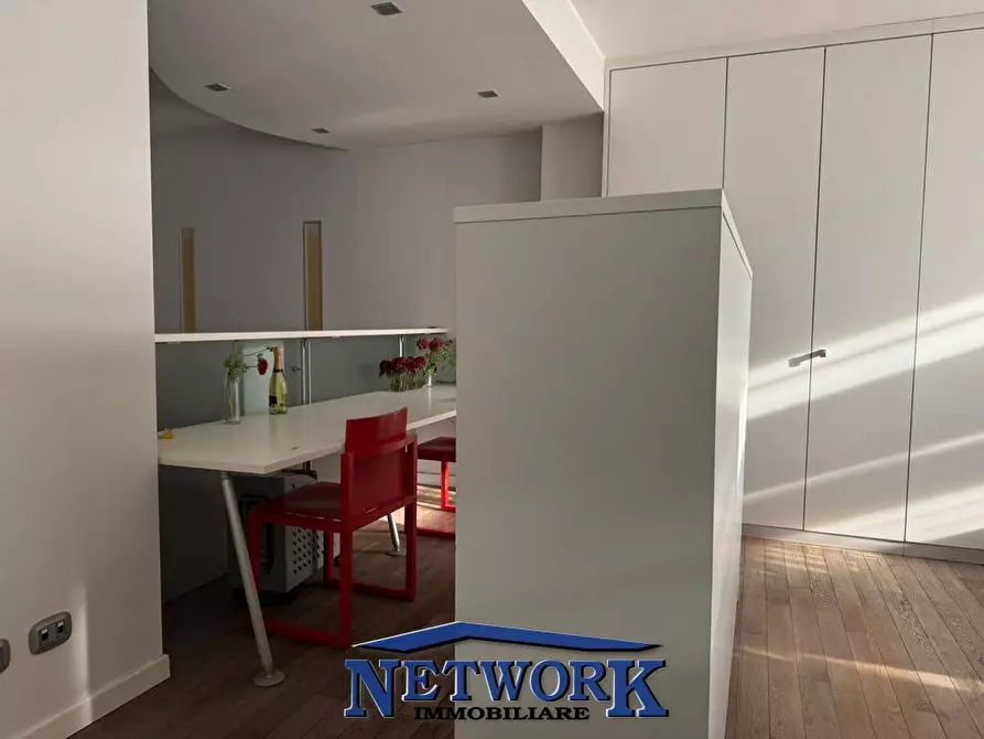 Immagine 9 di Appartamento in vendita  in via santa maria a Desenzano Del Garda