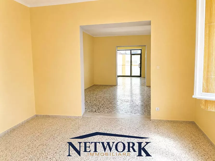 Immagine 7 di Negozio in vendita  in Piazza B. Pezzati Anna 25 a Casalmoro