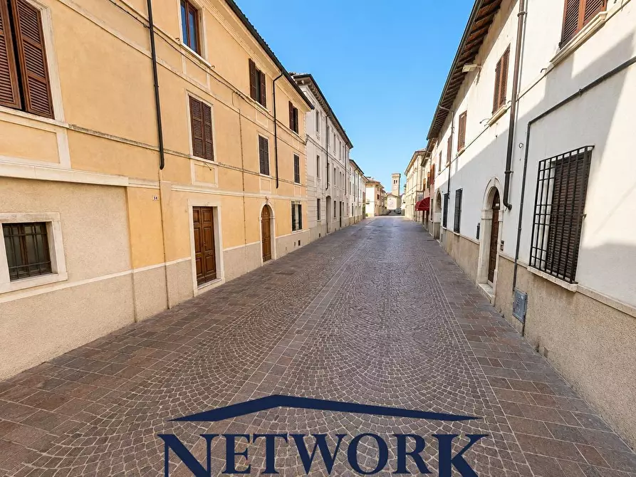 Immagine 10 di Negozio in vendita  in Piazza B. Pezzati Anna 25 a Casalmoro