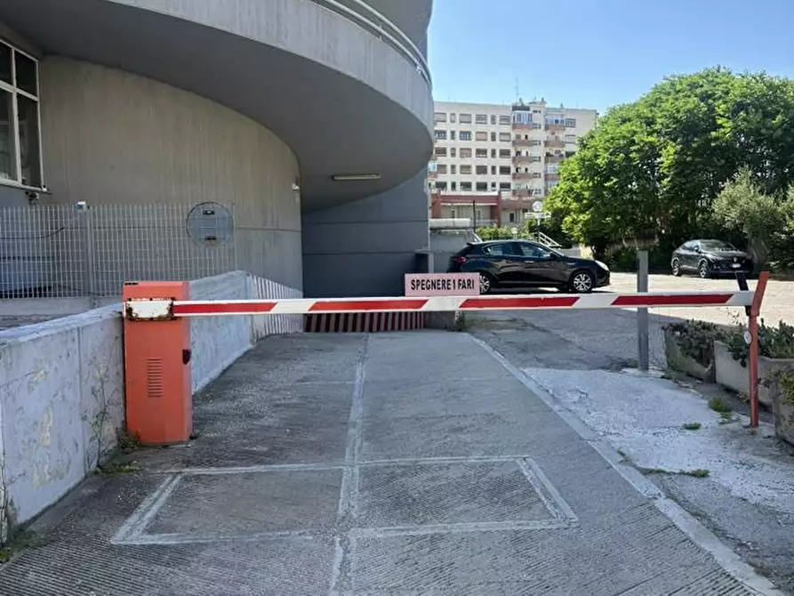 Immagine 8 di Box auto in vendita  in VIA SAVERIO LIOCE 57-61-63 a Bari