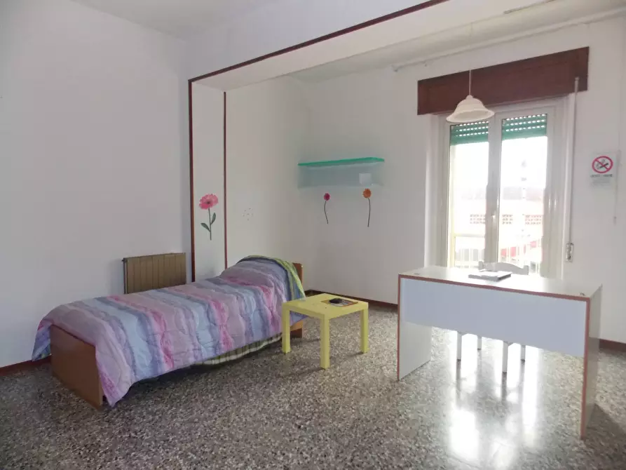 Immagine 6 di Camera in affitto  in via Mario Greco a Catanzaro