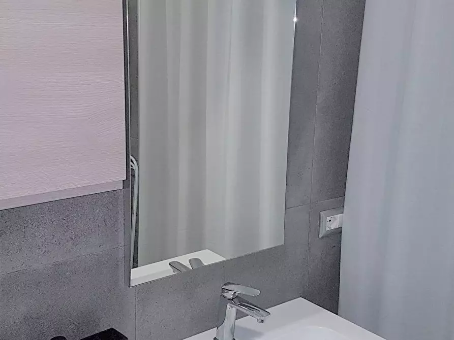 Immagine 10 di Camera in affitto  in Via Barletta 5 a Catanzaro