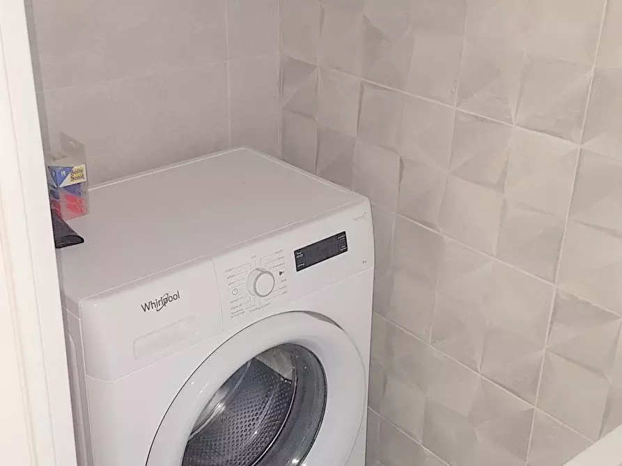 Immagine 16 di Camera in affitto  in Via Barletta 5 a Catanzaro