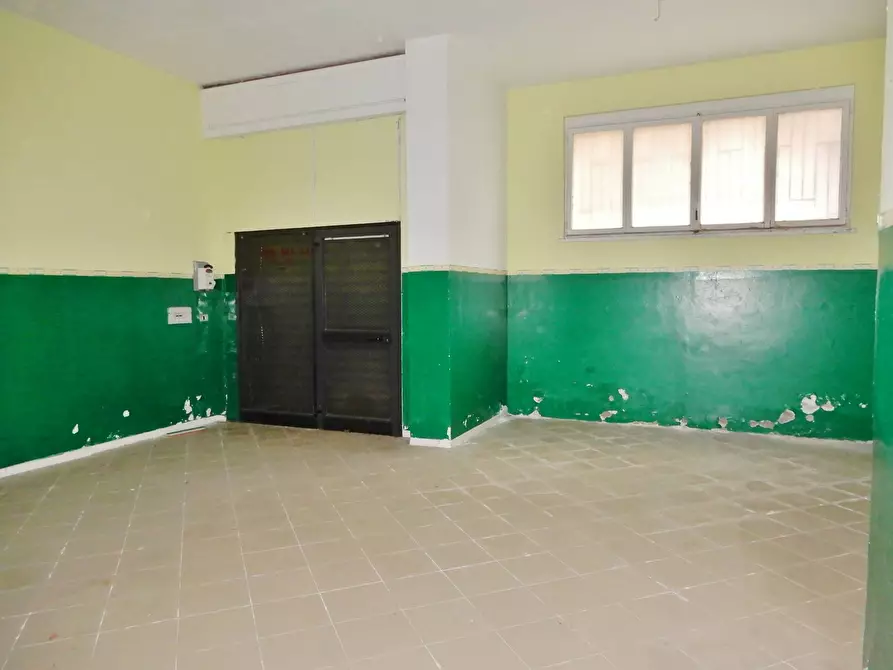 Immagine 1 di Magazzino in affitto  in via Schipani a Catanzaro