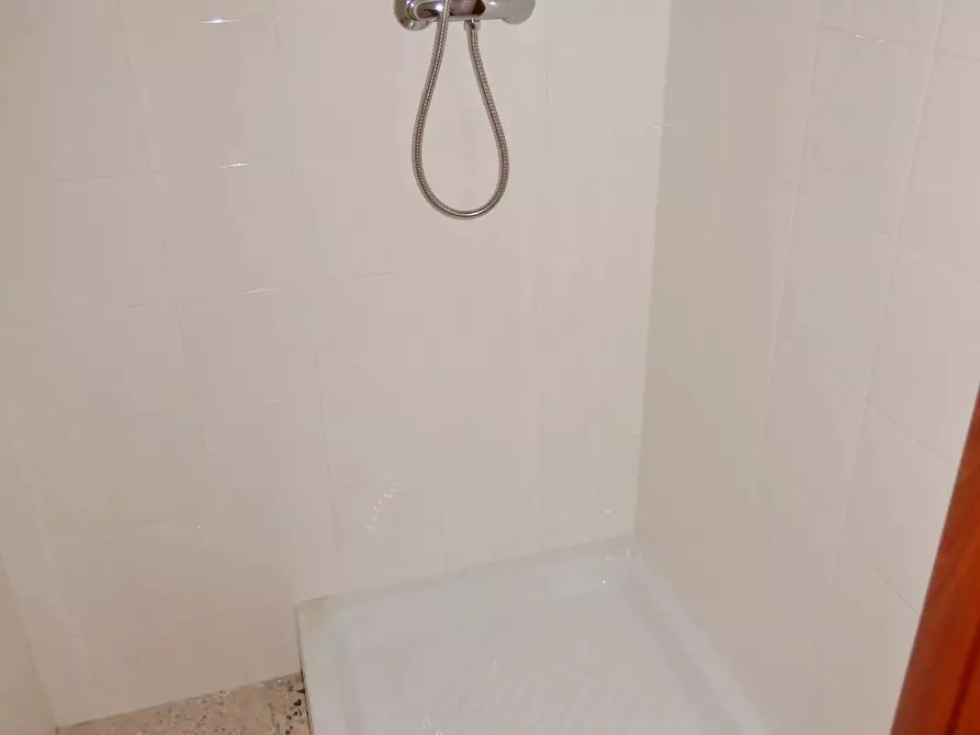 Immagine 5 di Negozio in affitto  in via Mottola d'Amato snc a Catanzaro