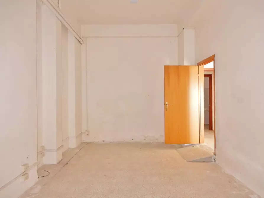 Immagine 4 di Negozio in affitto  in via Mottola d'Amato snc a Catanzaro