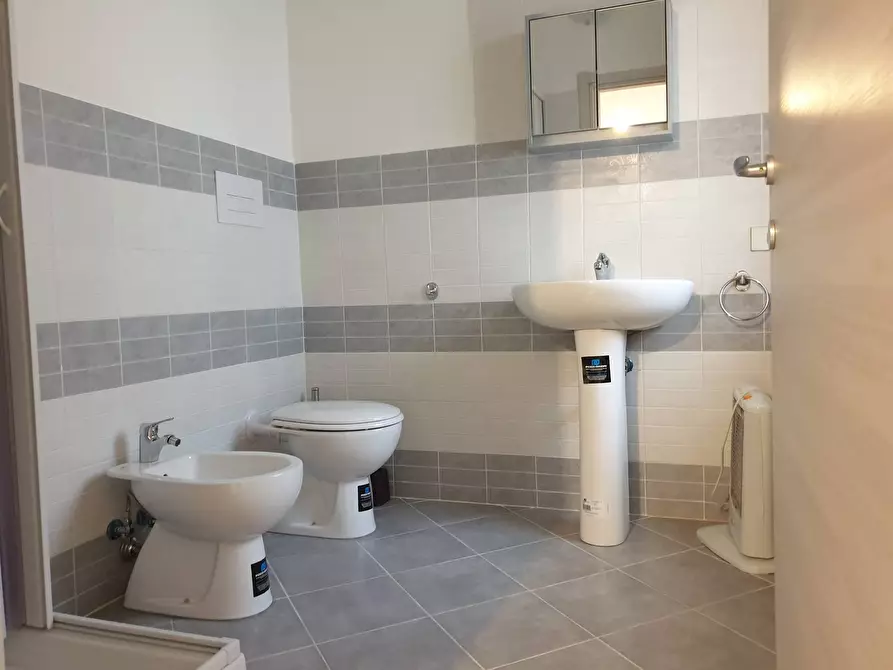 Immagine 20 di Appartamento in affitto  in Via Genova 14 a Catanzaro