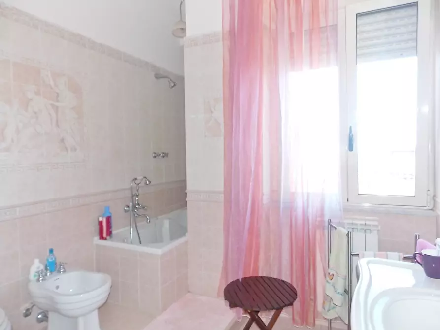 Immagine 8 di Camera in affitto  in via Vinicio Cortese a Catanzaro