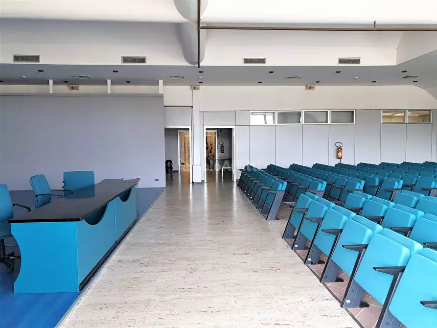 Immagine 3 di Ufficio in affitto  in viale Magna Grecia 194 a Catanzaro