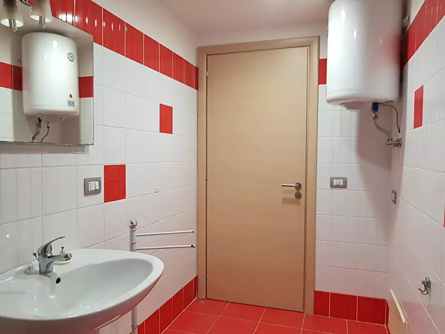 Immagine 9 di Appartamento in affitto  in via Carlo Pisacane 21 a Catanzaro