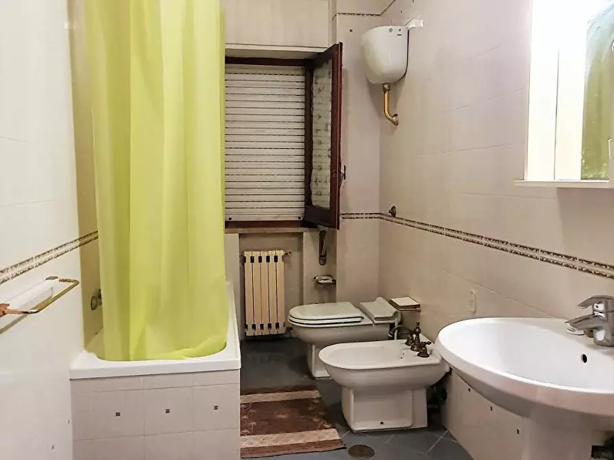 Immagine 12 di Camera in affitto  in via Nazionale 32 a Catanzaro