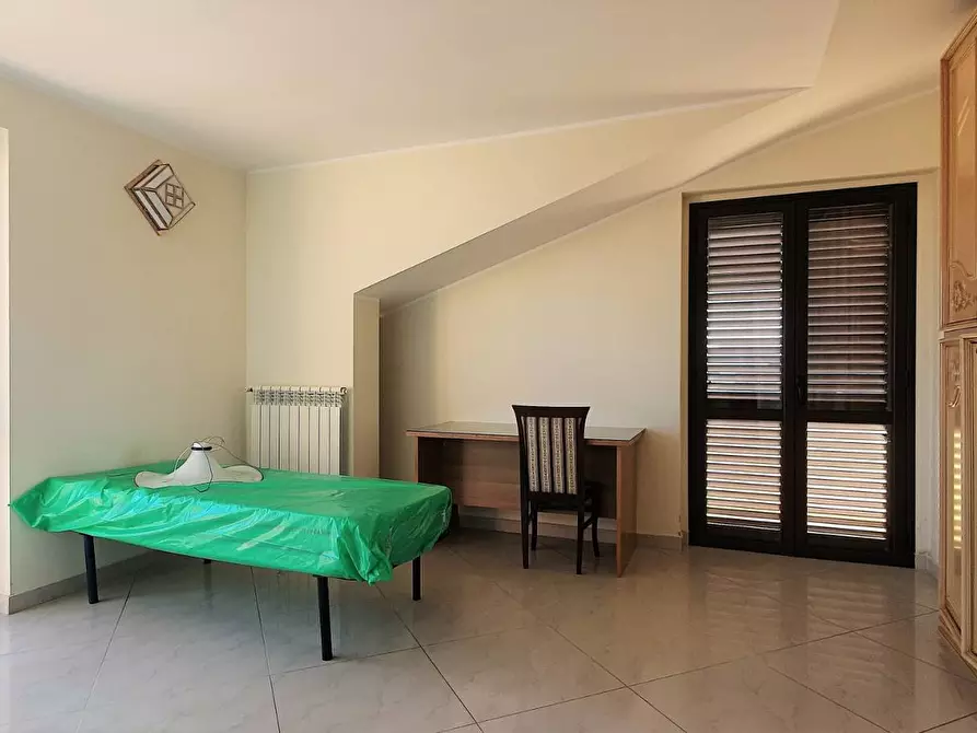 Immagine 14 di Camera in affitto  in via Michele Maria Manfredi 2 a Catanzaro