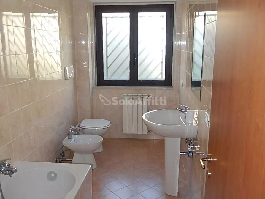 Immagine 6 di Ufficio in affitto  in viale Magna Grecia 86 a Catanzaro