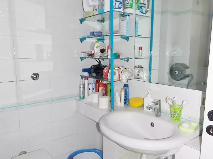 Immagine 10 di Camera in affitto  in viale Pio X 80 a Catanzaro