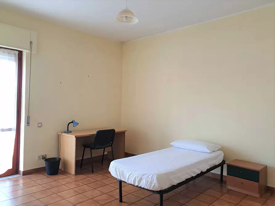 Immagine 11 di Camera in affitto  in Via Corace 1 a Catanzaro