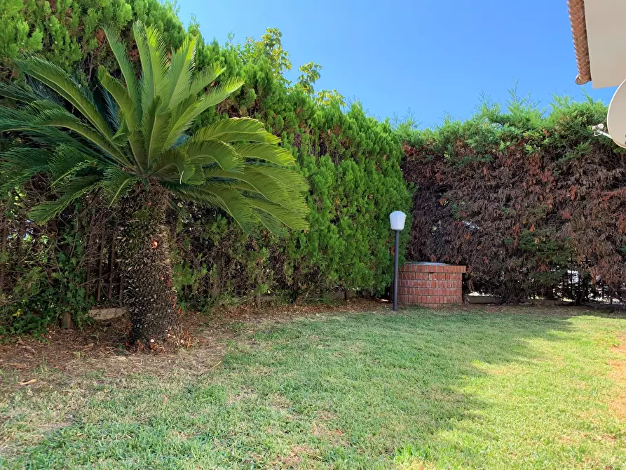 Immagine 19 di Casa semindipendente in affitto  in villaggio Airone Blu a Amaroni