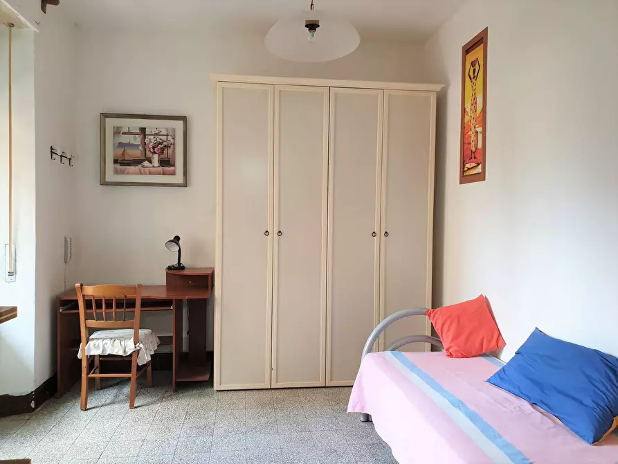 Immagine 6 di Camera in affitto  in Via Thaon di Revel a Catanzaro