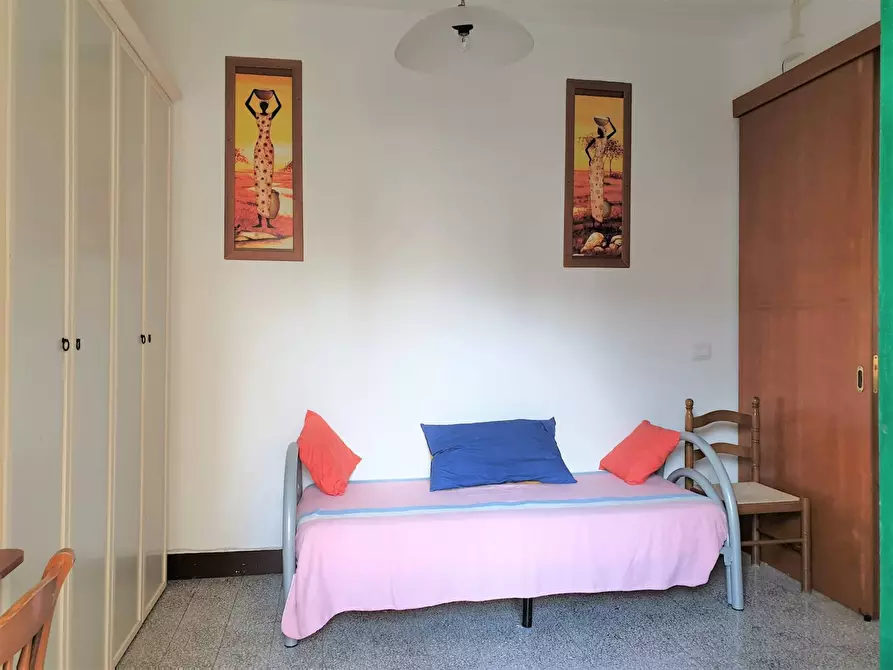 Immagine 7 di Camera in affitto  in Via Thaon di Revel a Catanzaro