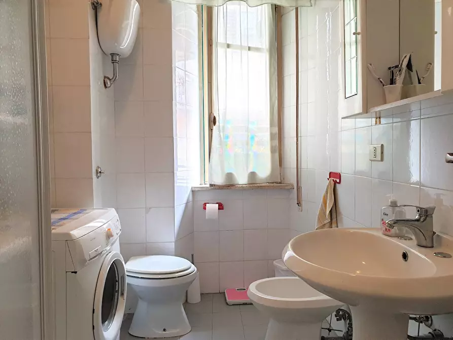 Immagine 11 di Camera in affitto  in Via Thaon di Revel a Catanzaro