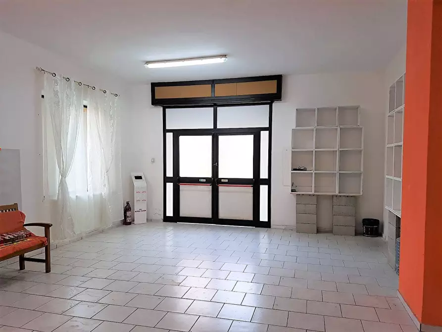 Immagine 9 di Ufficio in vendita  in viale dei Bizantini a Catanzaro
