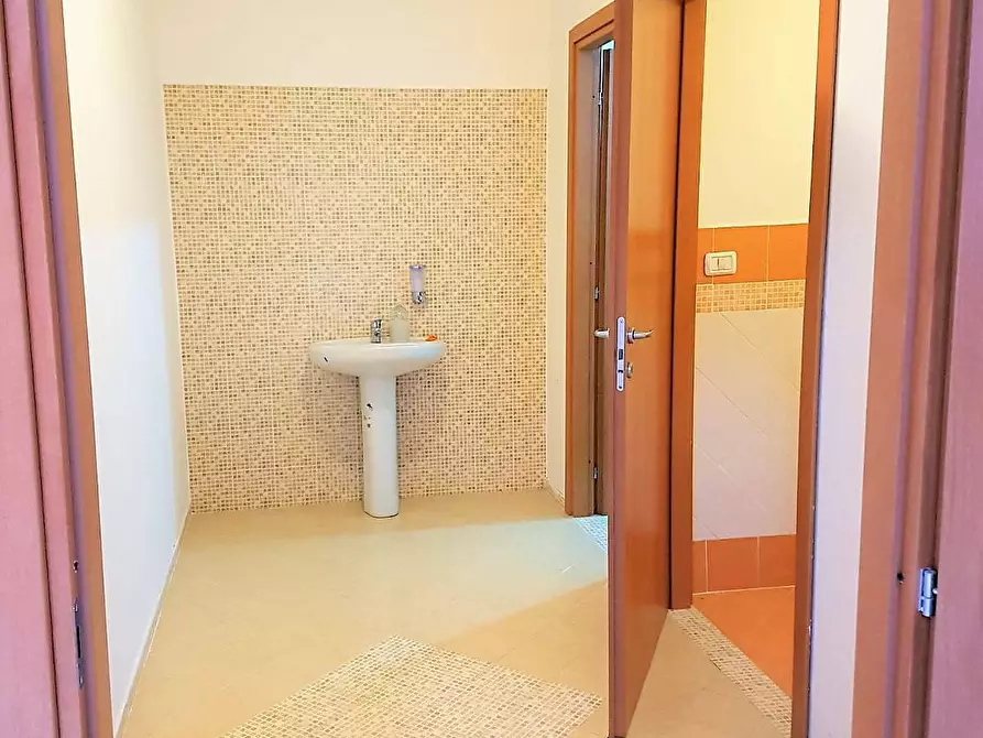 Immagine 6 di Ufficio in vendita  in viale dei Bizantini a Catanzaro