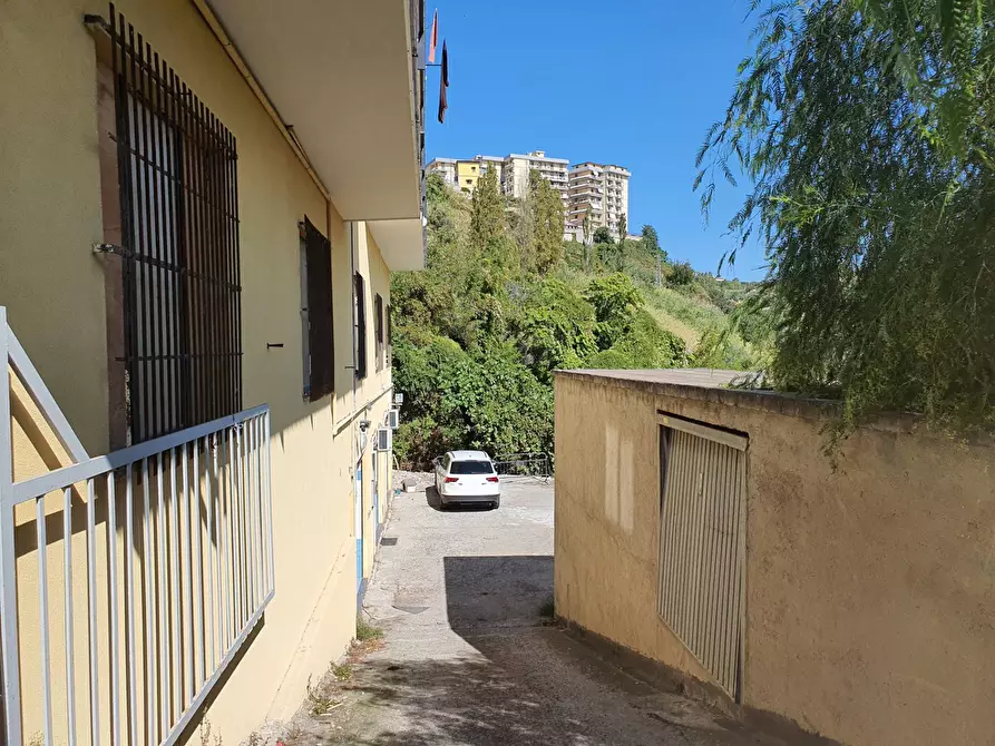Immagine 10 di Ufficio in vendita  in viale dei Bizantini a Catanzaro