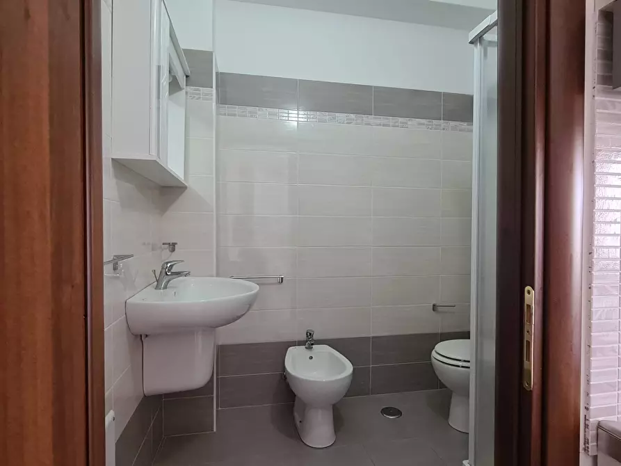 Immagine 4 di Appartamento in affitto  in viale Crotone 9 a Catanzaro