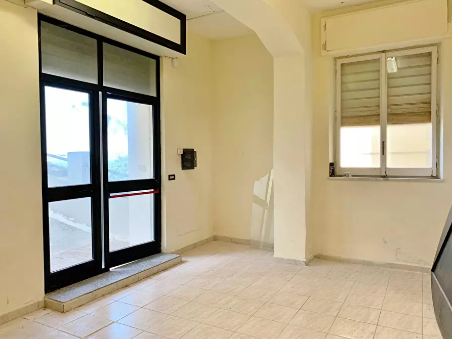 Immagine 17 di Magazzino in vendita  in Via Madonna dei cieli 11 a Catanzaro