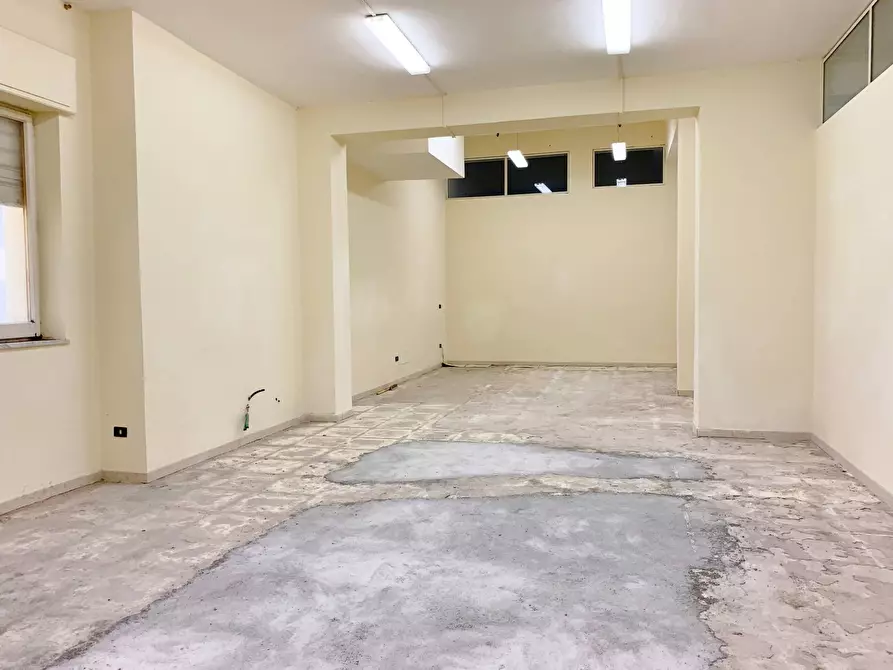 Immagine 6 di Magazzino in vendita  in Via Madonna dei cieli 11 a Catanzaro