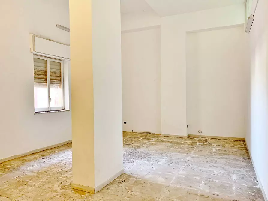 Immagine 9 di Magazzino in vendita  in Via Madonna dei cieli 11 a Catanzaro