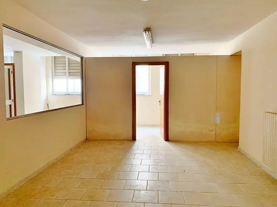 Immagine 13 di Magazzino in vendita  in Via Madonna dei cieli 11 a Catanzaro