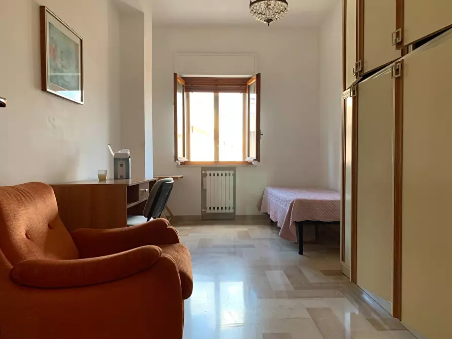 Immagine 11 di Camera in affitto  in via Luigi Costanzo a Catanzaro
