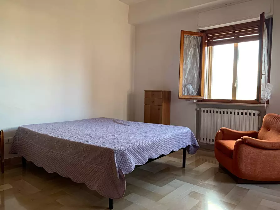 Immagine 2 di Camera in affitto  in via Luigi Costanzo a Catanzaro
