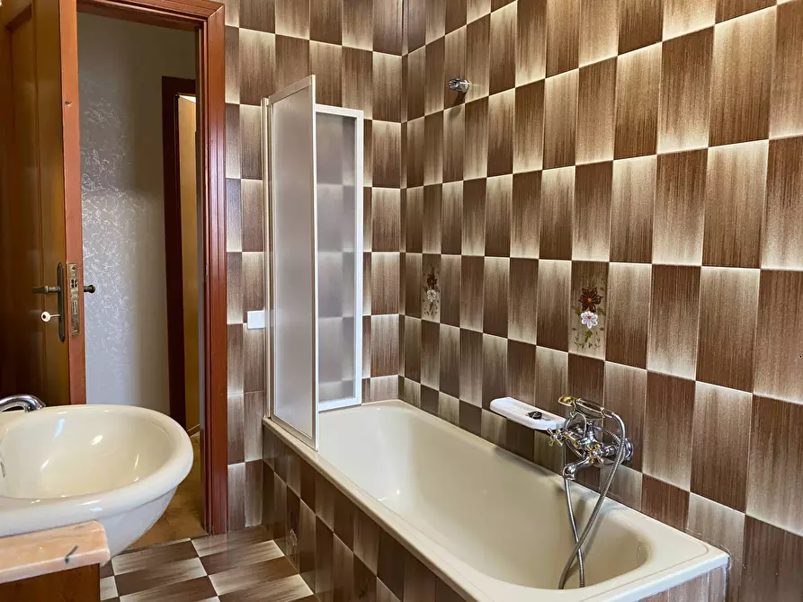 Immagine 13 di Camera in affitto  in Traversa VII Viale Crotone 8 a Catanzaro