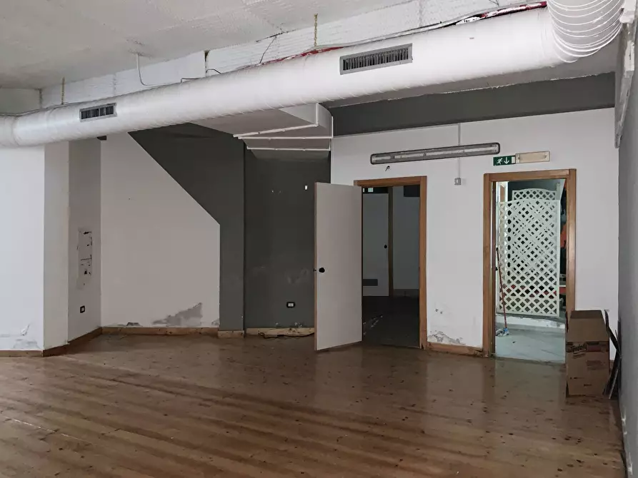 Immagine 9 di Ufficio in affitto  in viale Barlaam da Seminara a Catanzaro