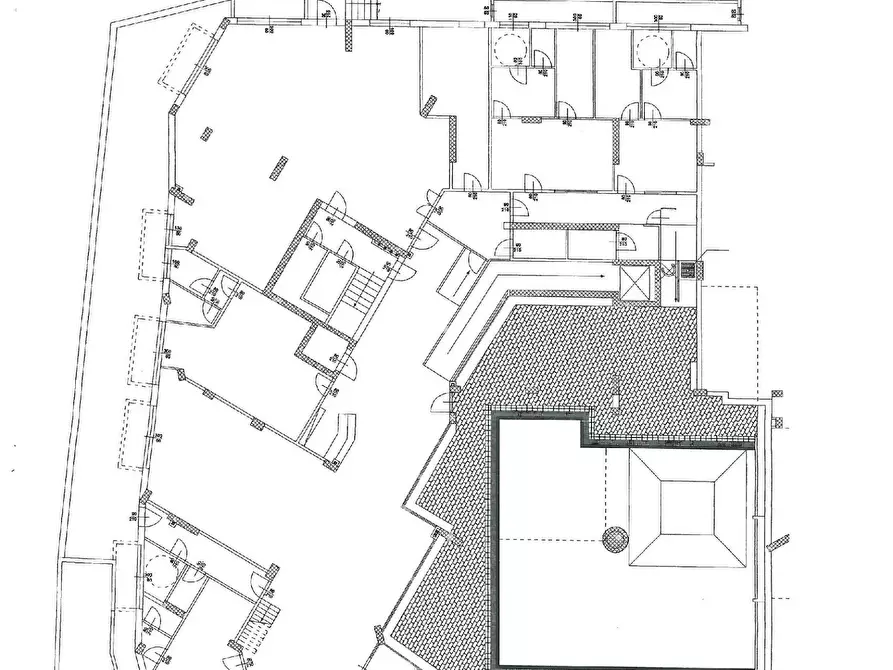 Immagine 14 di Ufficio in affitto  in viale Barlaam da Seminara a Catanzaro