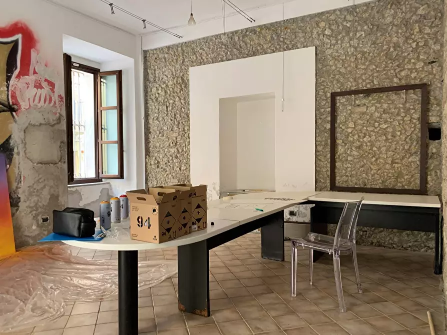 Immagine 4 di Negozio in affitto  in via Santa Maria del Mezzogiorno a Catanzaro