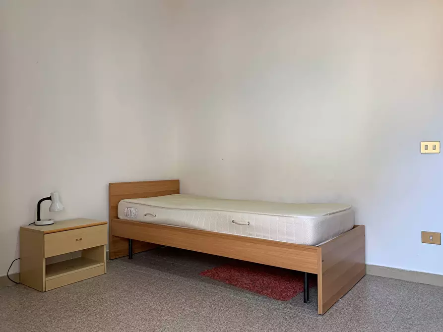 Immagine 7 di Camera in affitto  in via Francesco Paglia a Catanzaro