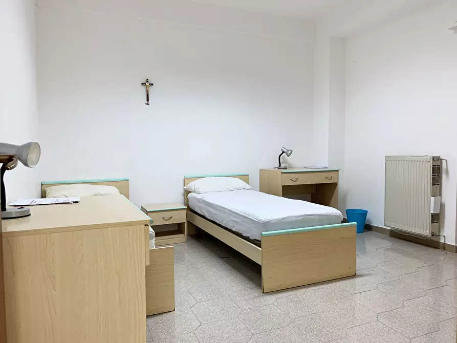 Immagine 15 di Camera in affitto  in via Francesco Paglia a Catanzaro