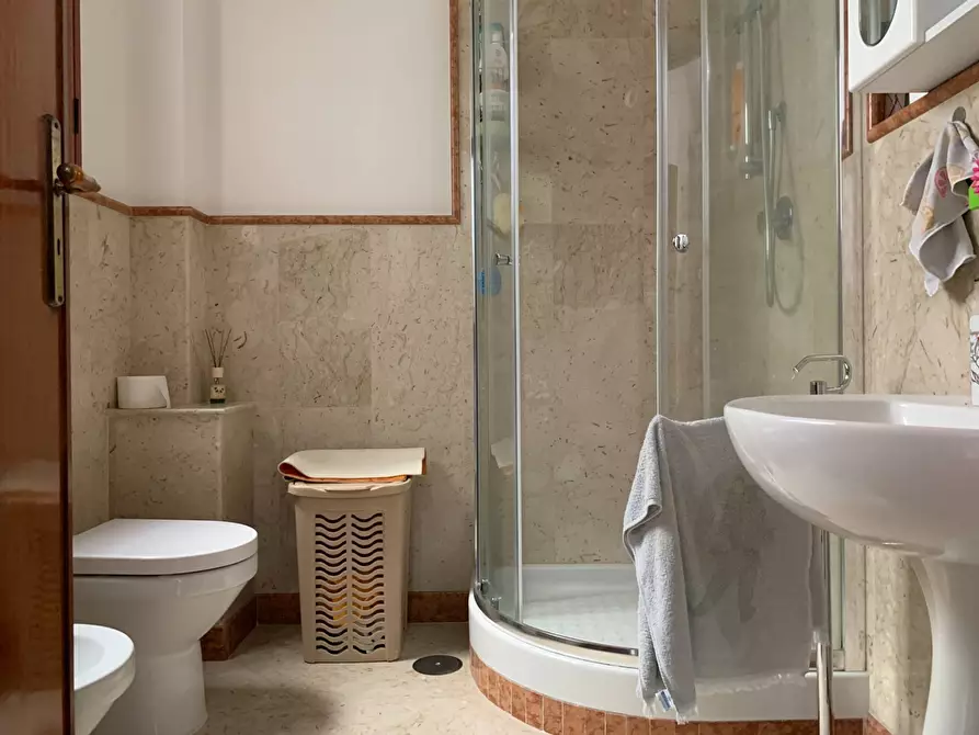 Immagine 13 di Camera in affitto  in via Fratelli Plutino a Catanzaro