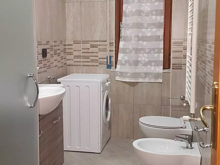 Immagine 8 di Camera in affitto  in Via Torrazzo a Catanzaro