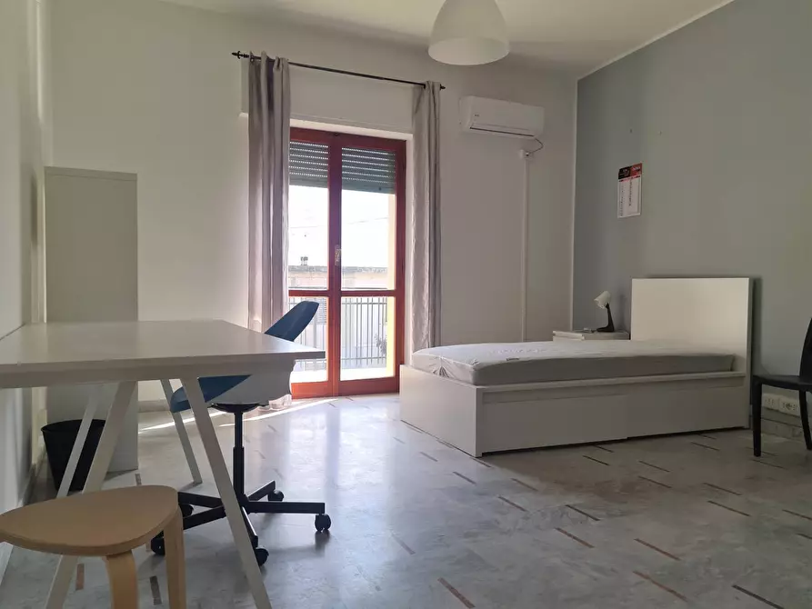 Immagine 7 di Camera in affitto  in Viale crotone a Catanzaro
