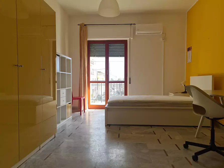 Immagine 5 di Camera in affitto  in Viale crotone a Catanzaro
