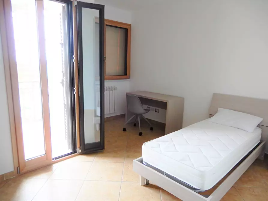 Immagine 11 di Camera in affitto  in Via Lungomare a Catanzaro