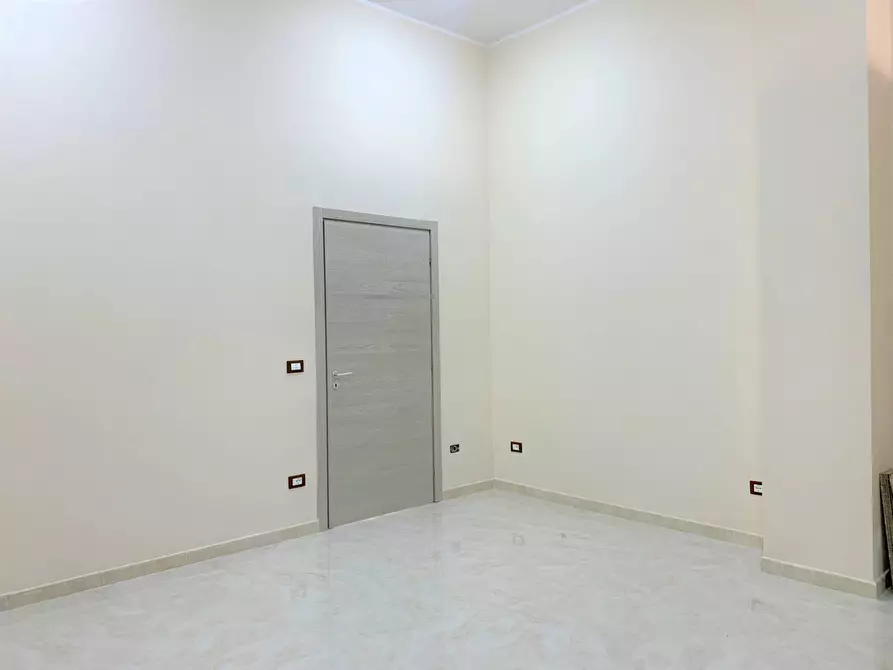 Immagine 3 di Magazzino in affitto  in via Monsignor Armando Fares a Catanzaro