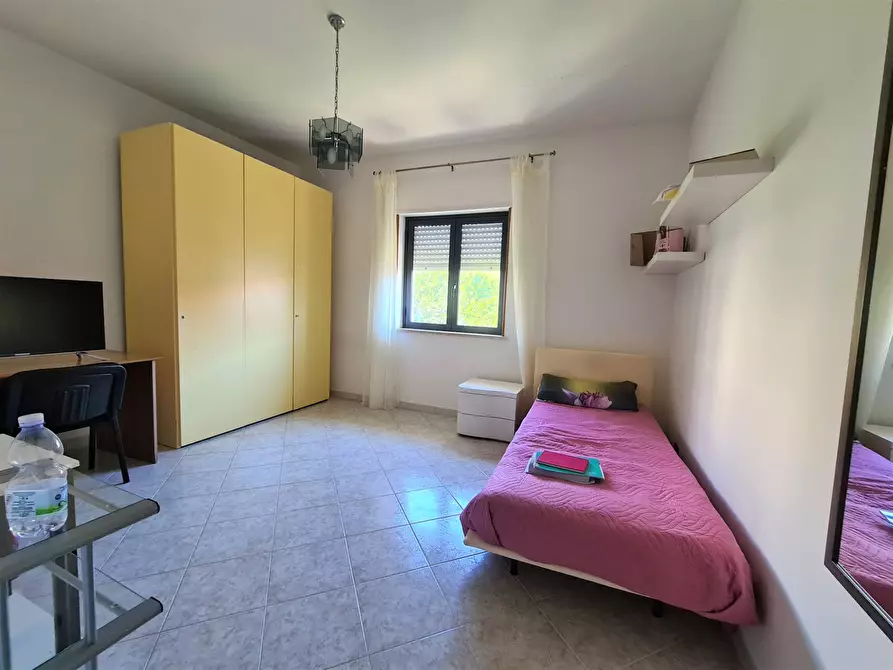 Immagine 10 di Camera in affitto  in Via Eraclea a Catanzaro