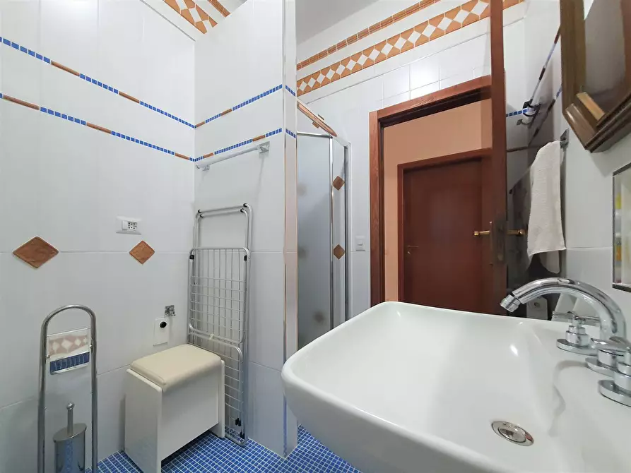 Immagine 12 di Camera in affitto  in via corace a Catanzaro