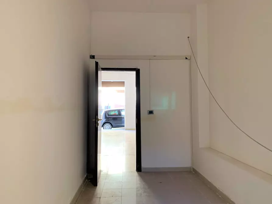 Immagine 6 di Negozio in affitto  in via Educandato a Catanzaro