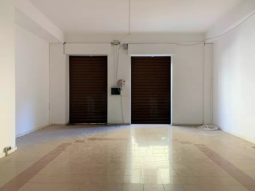 Immagine 7 di Negozio in affitto  in via Educandato a Catanzaro