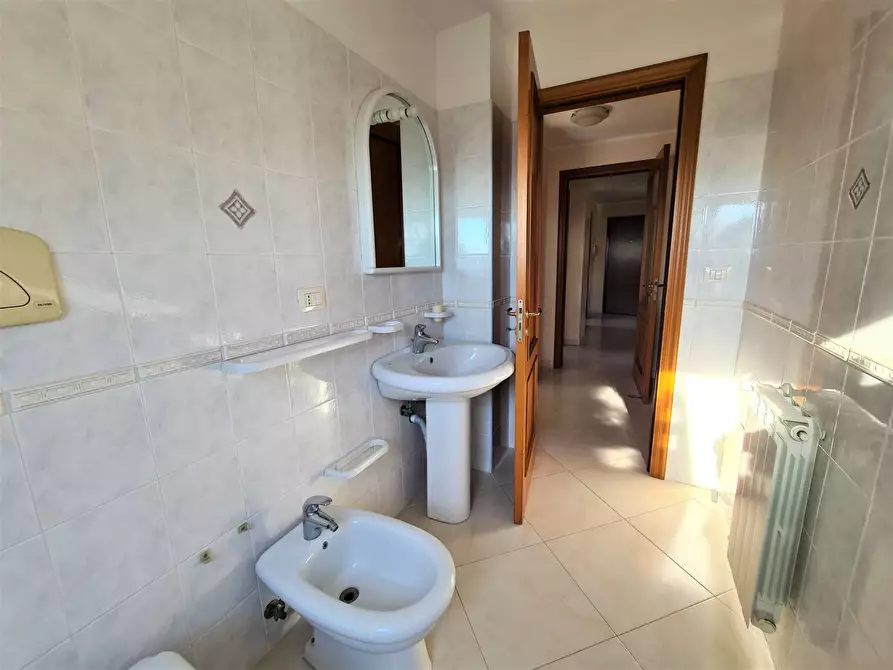 Immagine 12 di Appartamento in affitto  in Viale Crotone 147 a Catanzaro